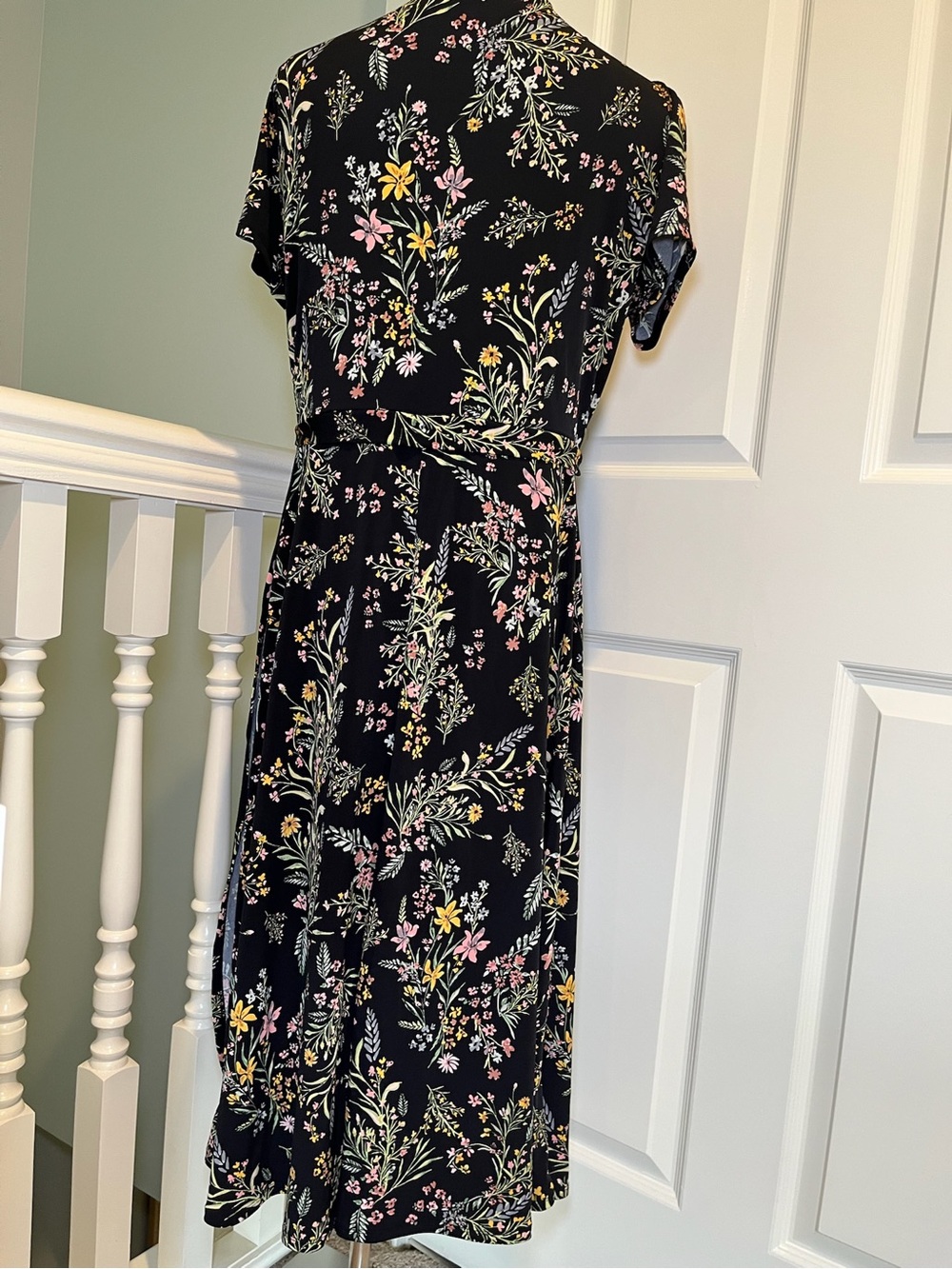 Rachel Zoe Black Floral Mock Wrap Pullover Midi Dress Pink & Yellow Blooms - Picture 2 of 10